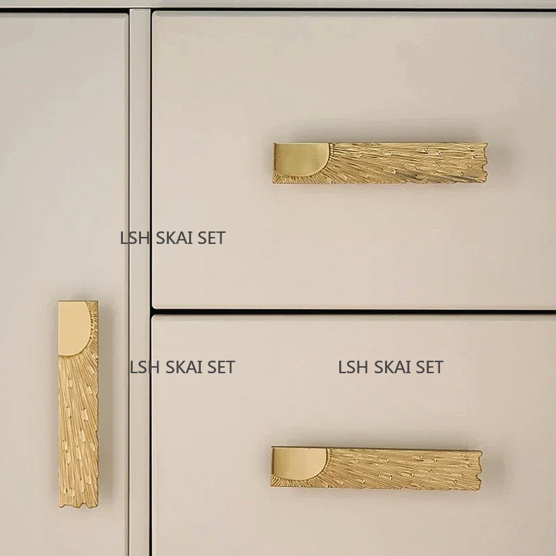 ユニークなデザインの真鍮製家具ハンドル 1個 - クローゼッ - Home Hardware Bathroom Cabinets のレビューと価格