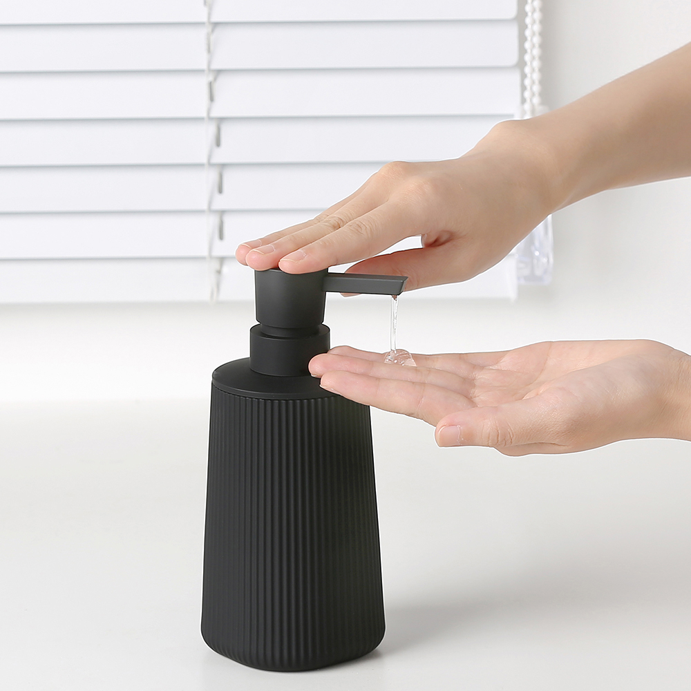 モダンなリブ付きプラスチック製液体ソープディスペンサー、詰め - Soap Dispenser Pump のレビューと価格