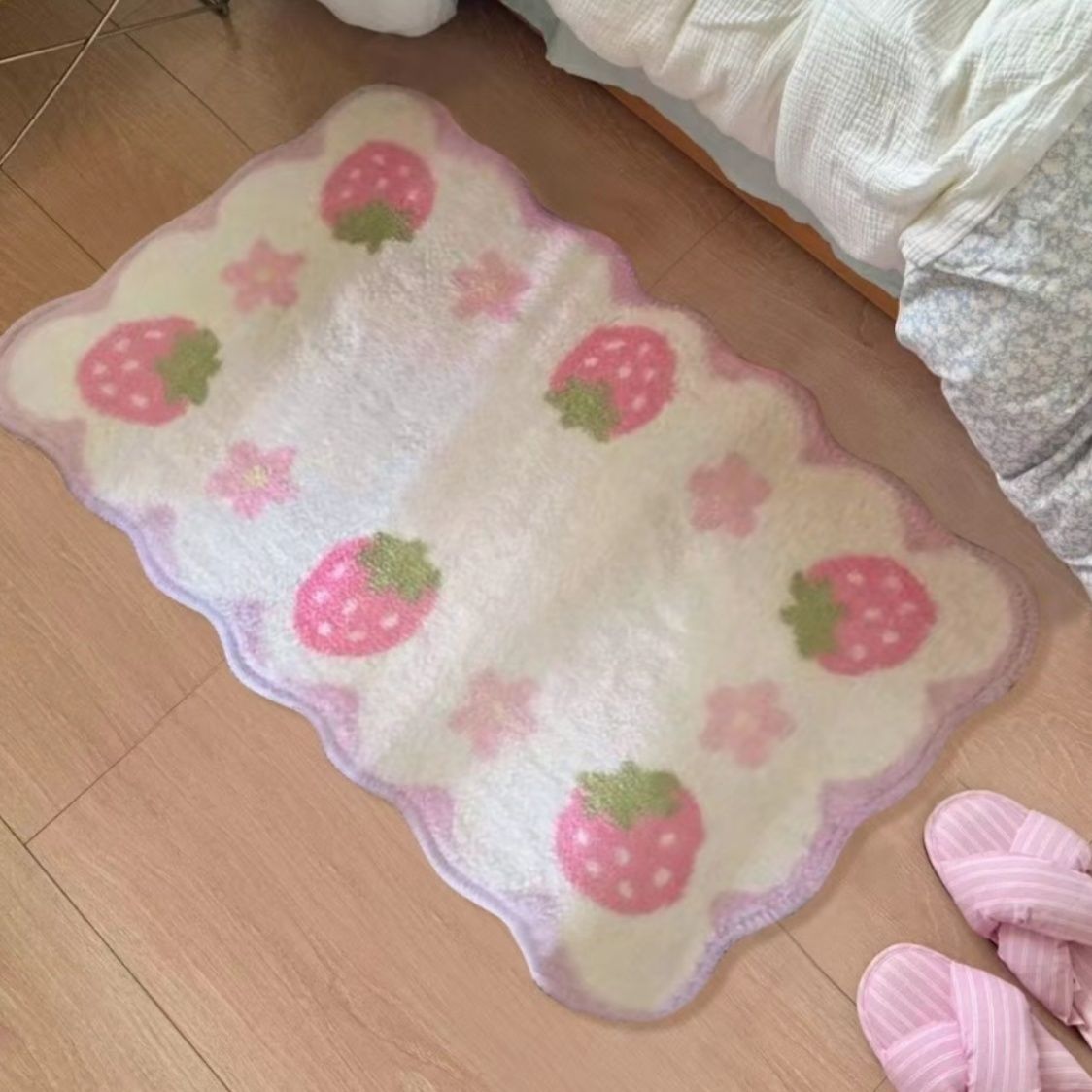 VIKAMA スイートストロベリーフロアマット、寝室ベッド豪 - Zara Home Bathroom Rug のレビューと価格