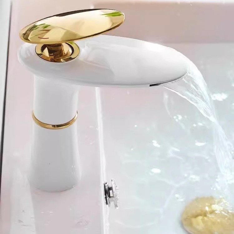 滝状洗面台蛇口 ホワイトゴールド 温冷混合水栓 洗面シンク用 - Home Hardware Bathroom Faucets のレビューと価格